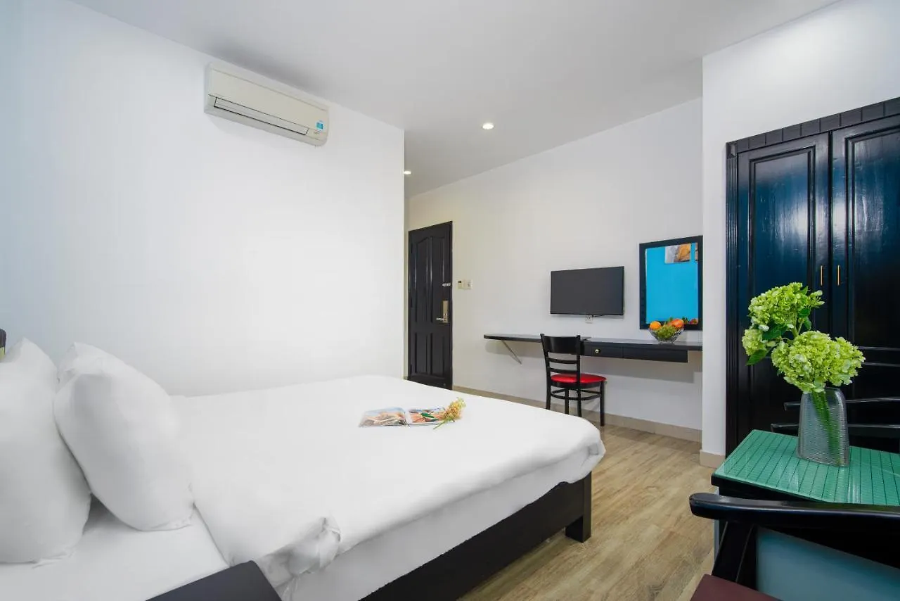La Maison Danang Beach Hotel Da Nang